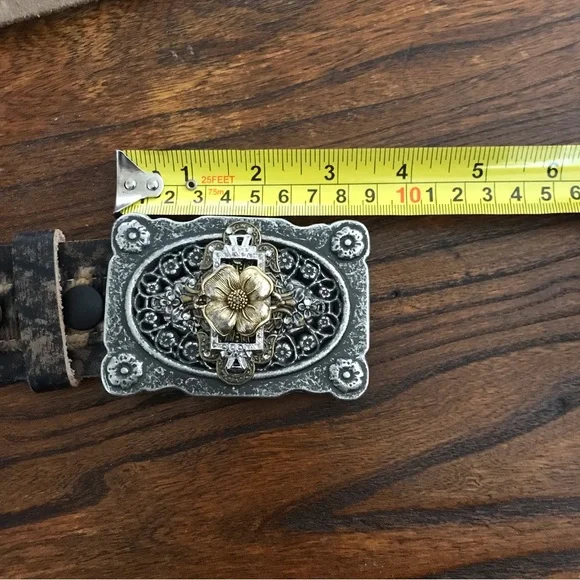 ▪️Handmade Leather Belt with Decorative Buckle
